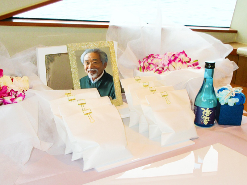 ご遺骨と遺影・献花・献酒