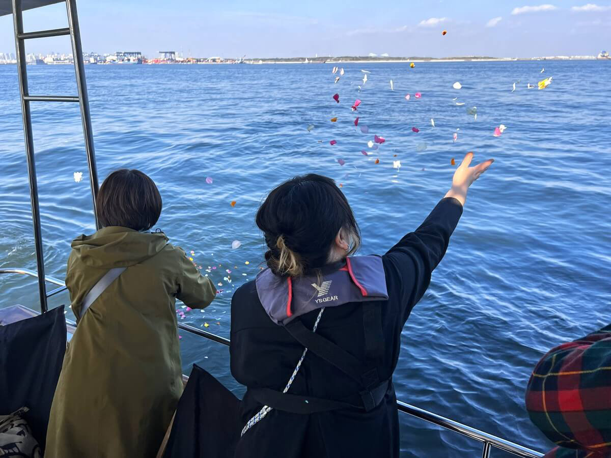 7.ご献花で華やかに