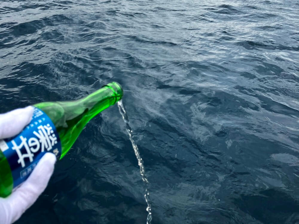 4.故人様に敬意を示して献酒