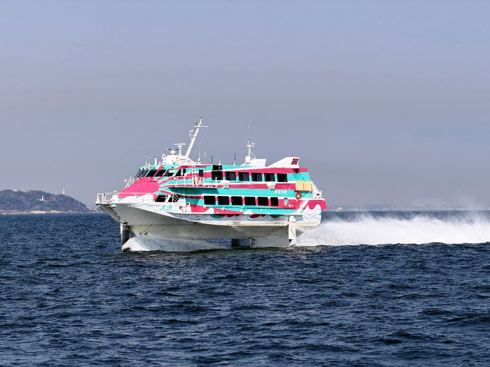 1.行き交うジェット船