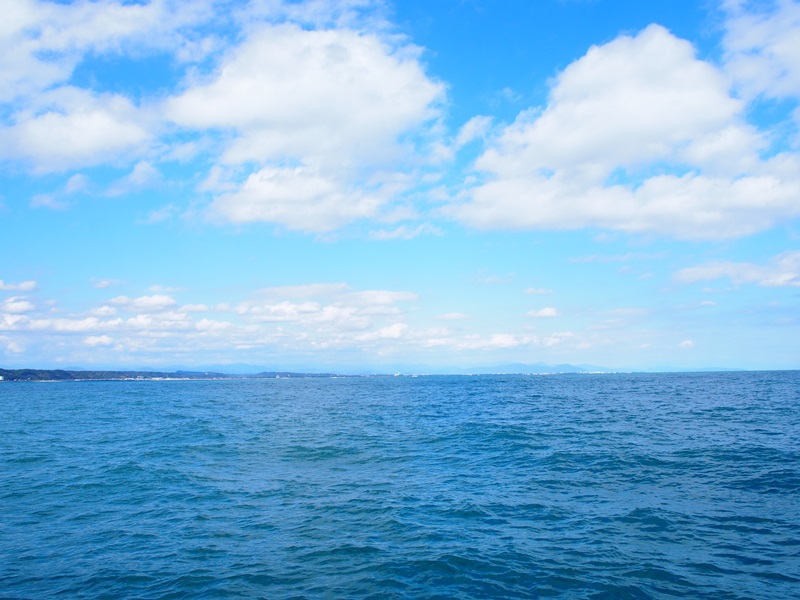 15.青空が見える富士の空